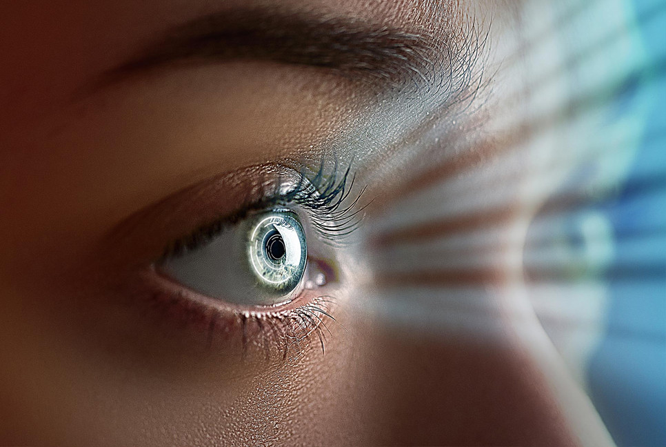 Infrared contact lens lets humans to see in dark