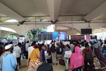 Homebound mad rush to start as today is last working day before Eid