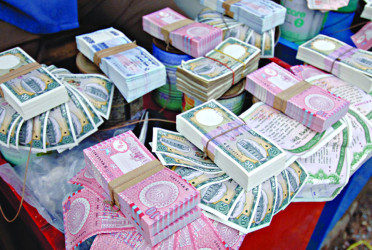 No new banknotes at banks, but available in open market