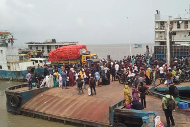 Eid journey: Homebound crowds pack Paturia ferry terminal