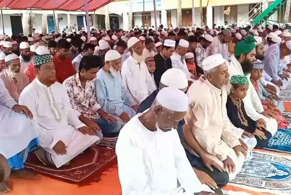 Thousands in 7 districts celebrate Eid a day ahead in line with Saudi
