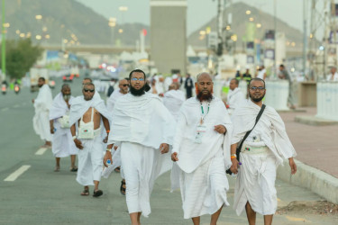 Muslim pilgrims perform stoning of the devil as Hajj ends in Saudi Arabia