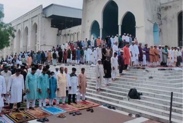 Baitul Mukarram holds five Eid jamaats this year