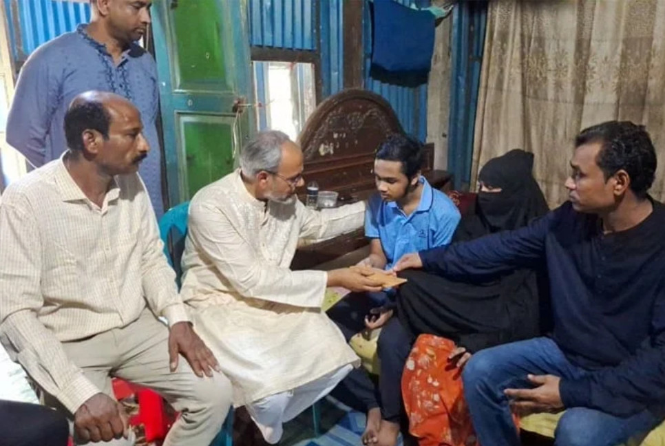 Tarique Rahman stands by July uprising injured Mubin