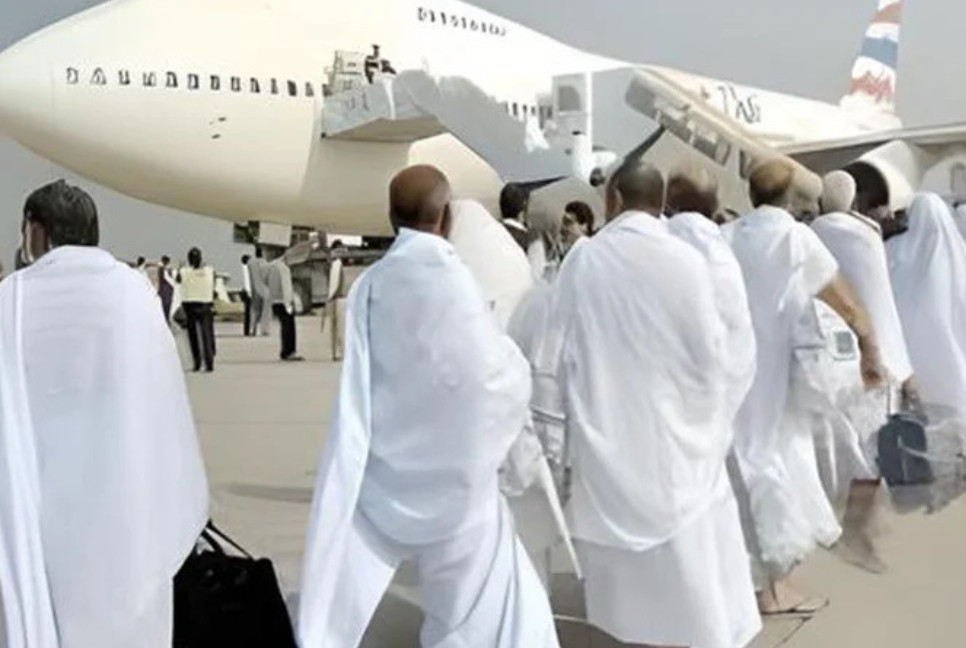 First Hajj return flight lands with 369 pilgrims