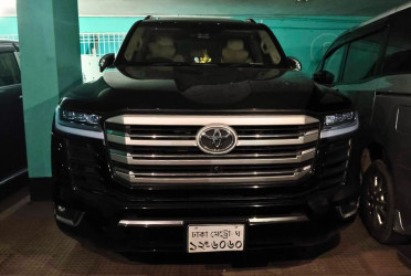Luxury Prado bearing late MP Anar’s name found in Kushtia