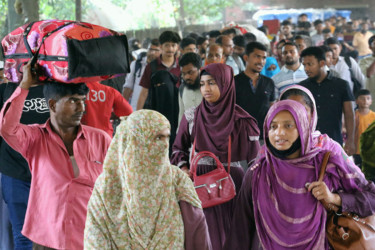 Smooth post-Eid travel as many return to Dhaka, others head to villages