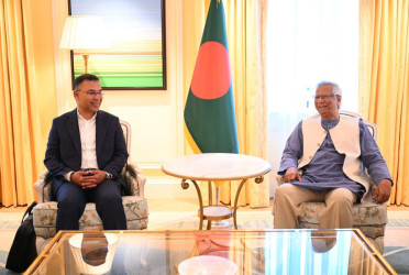 Prof Yunus-Tarique meeting begins in London