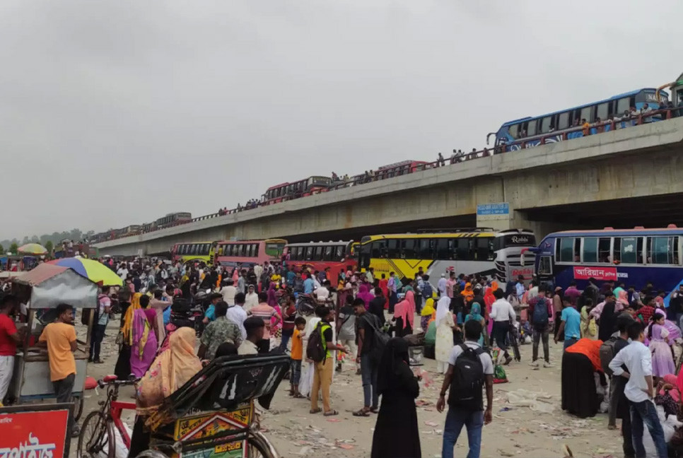 Eid returnees stuck in 35-km tailback on Dhaka-Tangail highway