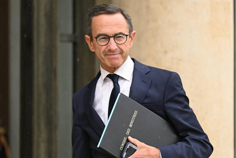 France increases security around Jewish, US sites
