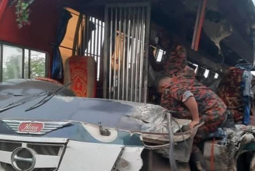 5 dead, 15 injured in Dinajpur road crash