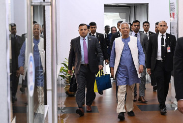CA returns home after UK trip