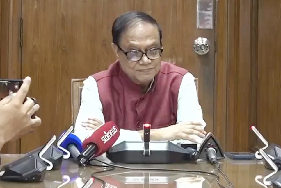 ‘Govt to take legal decisions to recover seized assets in UK’