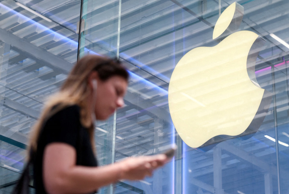 When China jailed 3 people for leaking details of soon-to-be launched Apple gadget