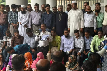 Employees resume protest at Secretariat
