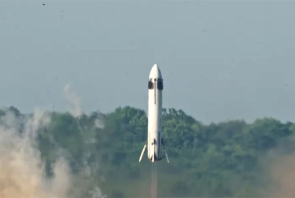 Honda celebrates successful test of reusable rocket