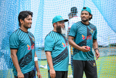 Mushtaq leaves Bangladesh camp in Galle, to return during ODIs