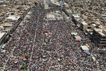 Tens of thousands gather in Iraq in support of Iran