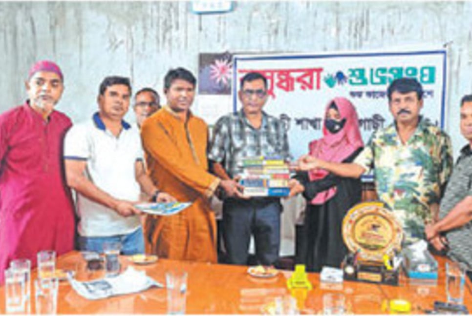 Honours student receives books in Badalgachi