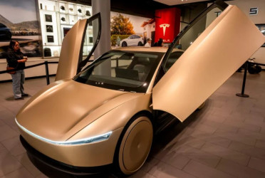 Ghost driver in charge: Tesla’s robotaxis to hit roads Sunday