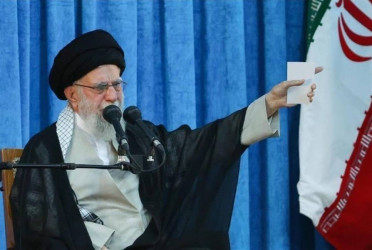 Khamenei names potential successors in case he is killed