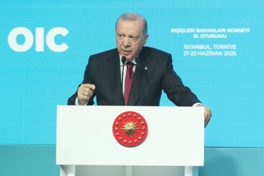 Erdogan urges greater Islamic unity at OIC summit amid growing regional instability
