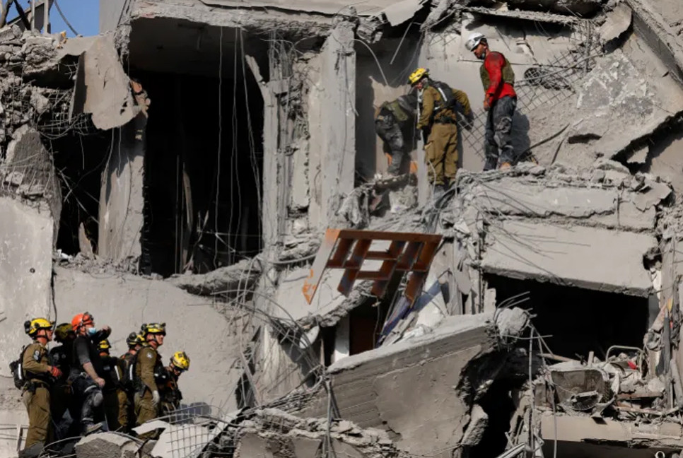 Iranian and Israeli media say ceasefire has begun
