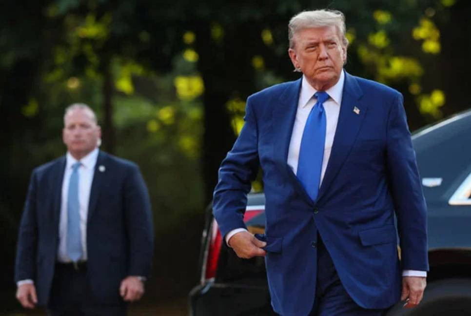 Trump survives impeachment vote over Iran strikes