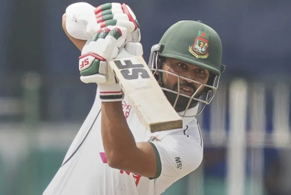 Colombo Test: Bangladesh lose quick wickets before rain comes in