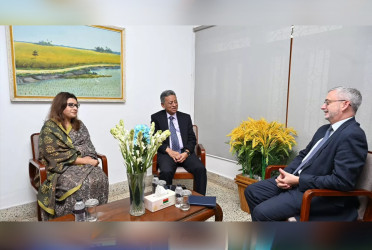 EU envoy hopes for restoration of democracy in Bangladesh: Khosru