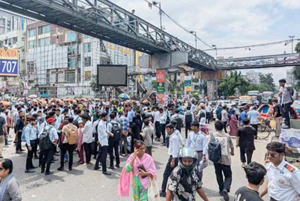 Ideal's students block Science Lab intersection over classmate's death in road crash