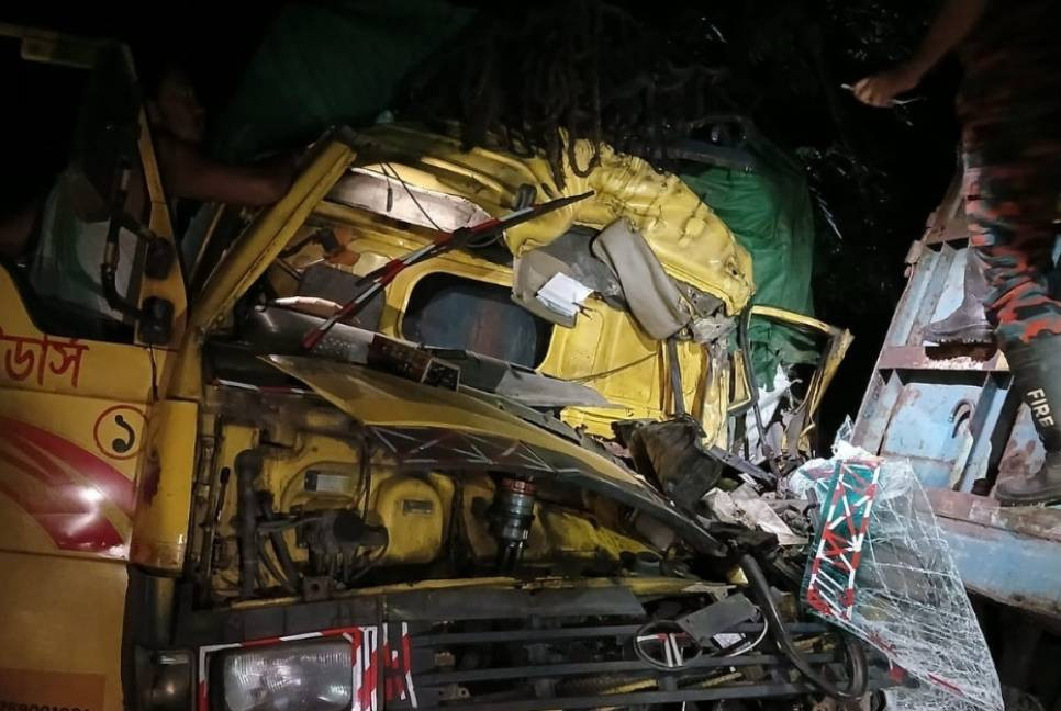 Two killed in Barisal road accident