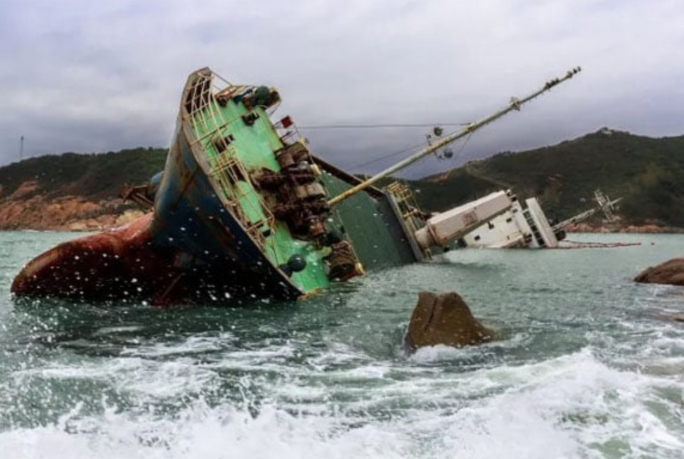 Barge sinks in Gulf of Suez, killing 4: Egyptian govt