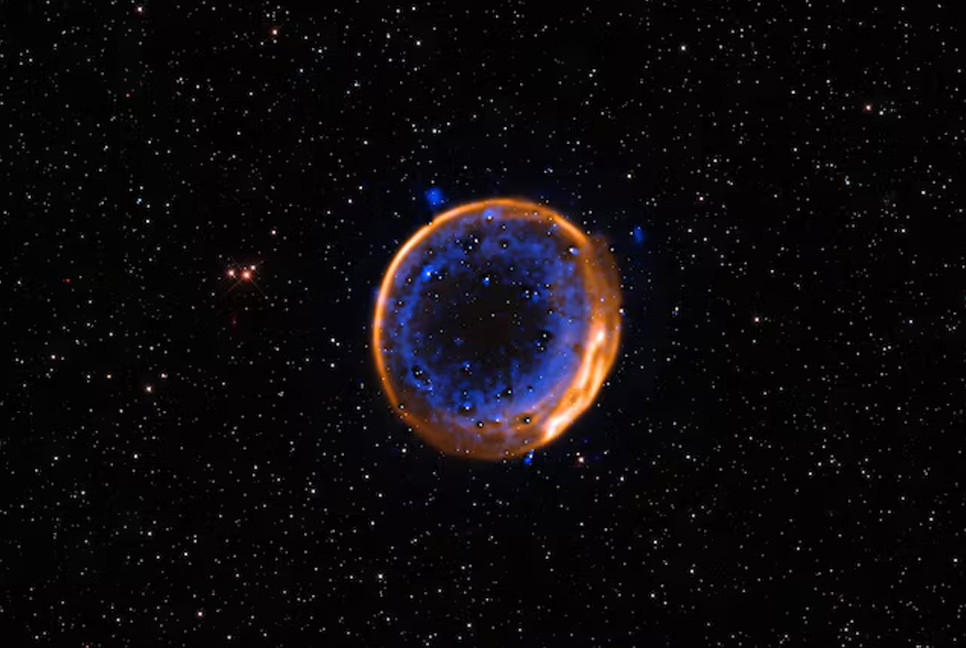 Astronomers capture incredible 1st image of a dead star that exploded twice