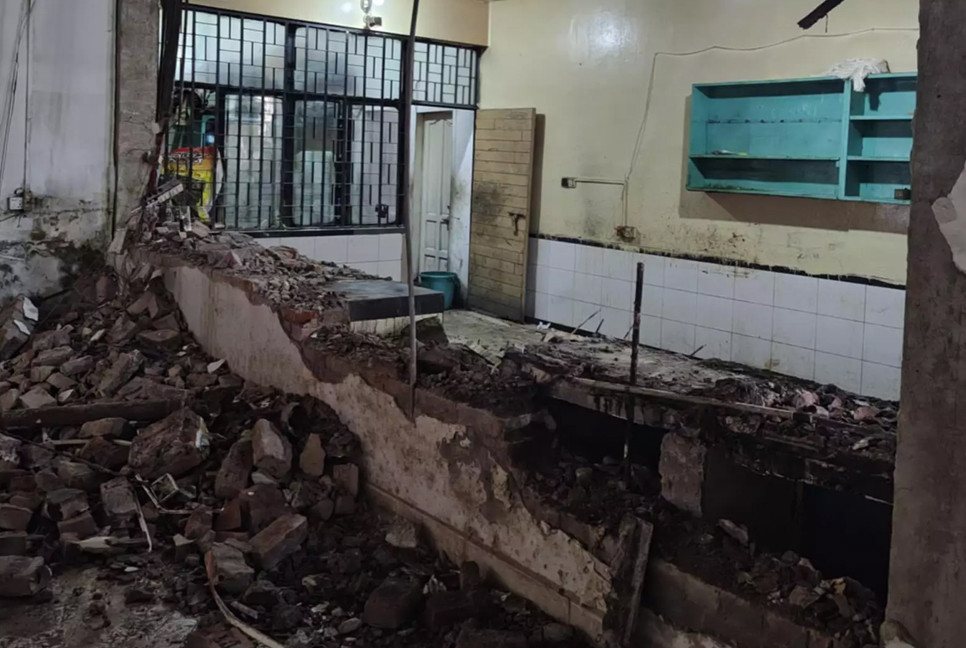 Construction worker dies as wall collapses at IBA canteen in DU