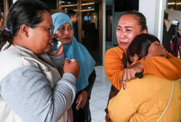 Four dead, dozens missing after ferry sinks off Bali