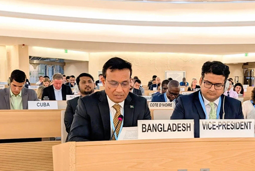 Nearly 118,000 Rohingyas flee to Bangladesh in 18 months