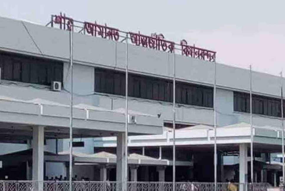 Flight from Madinah stranded in Chattogram for 2 hours after Biman glitch