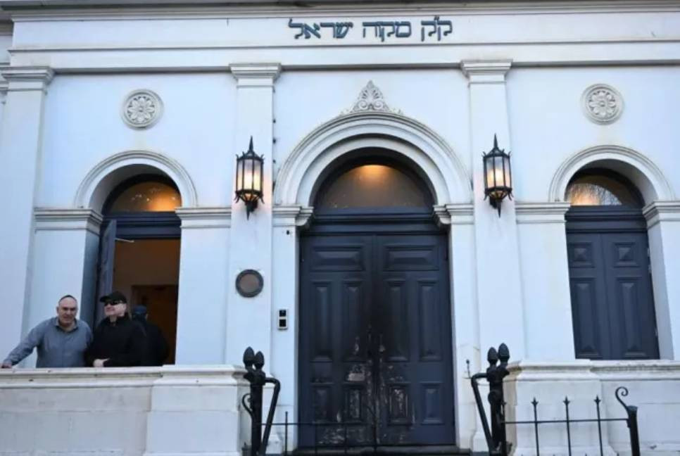 Australian PM vows 'full force of law' after arson attack at synagogue