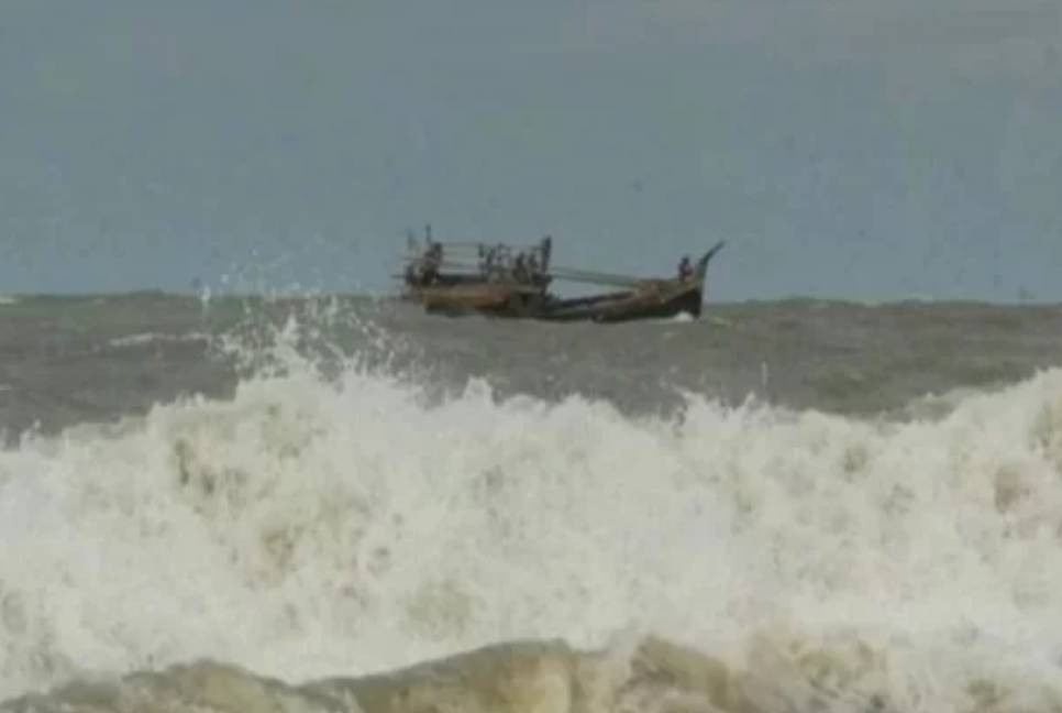 Maritime ports to hoist signal 3