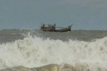 Maritime ports to hoist signal 3