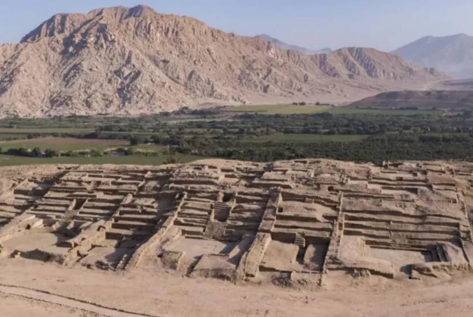 Archaeologists unveil 3,500-year-old city in Peru