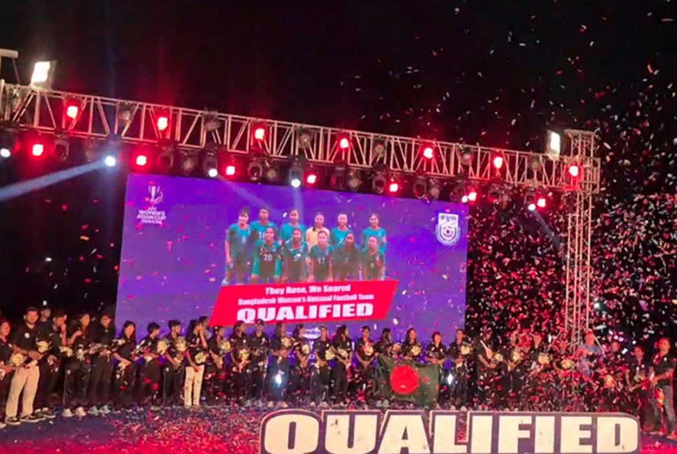 Women footballers accorded reception at midnight