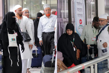 Over 73,000 Hajj pilgrims return home