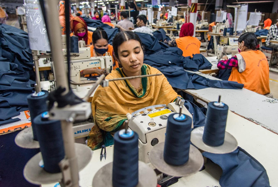 Bangladesh holds 2nd spot in apparel export as Vietnam gains ground