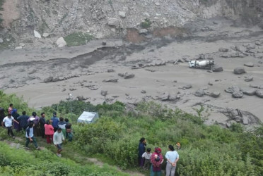 One dead, 17 missing as Nepal flood destroys China border bridge