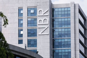 Over 200 protesters apologize to NBR chairman