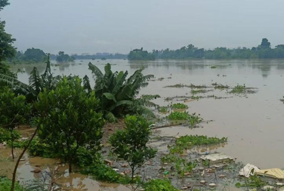 Cumilla braces for floods as Gomti River swells