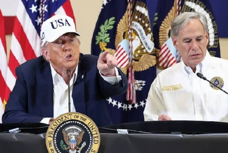 Trump visits Texas flood zone