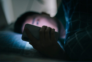 How sleeping less than 6 hours affects your eyes?